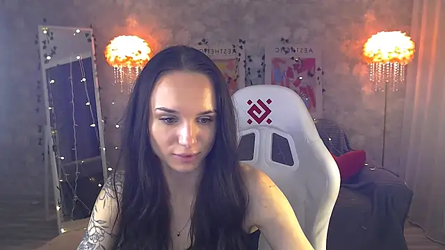NicoleMerz online show from 06-11-26, 04:05