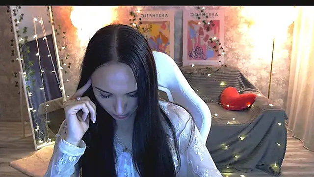NicoleMerz online show from 06-13-26, 07:12