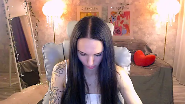 NicoleMerz online show from 06-21-26, 05:04