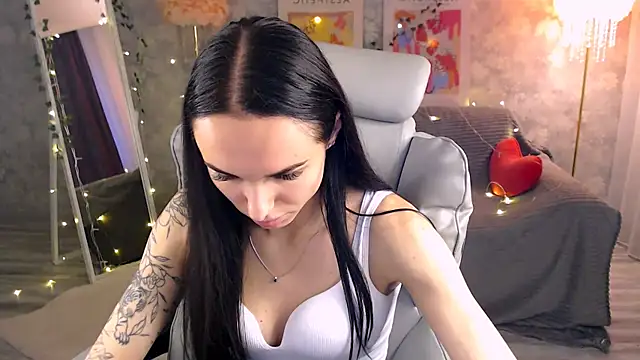NicoleMerz online show from 06-23-26, 03:21