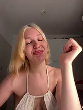 Snapshot of MilaaXOO chatting on 06-26-26, 07:51 MilaaXOO online show from 06-26-26, 07:51