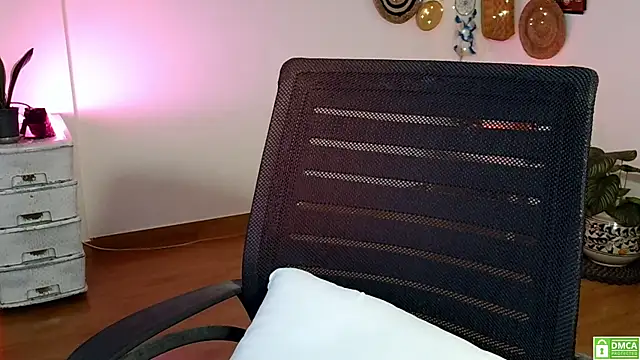 Snapshot of Yalinahotty chatting on 06-06-26, 02:38 Yalinahotty online show from 06-06-26, 02:38