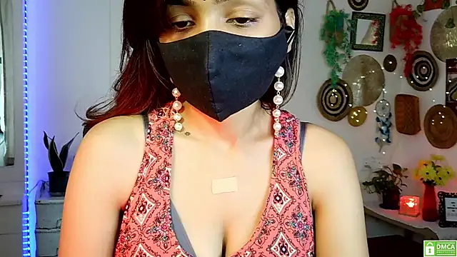 Snapshot of Yalinahotty chatting on 06-13-26, 04:21 Yalinahotty online show from 06-13-26, 04:21