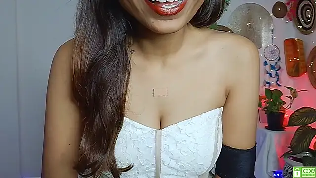 Snapshot of Yalinahotty chatting on 07-22-26, 07:00 Yalinahotty online show from 07-22-26, 07:00
