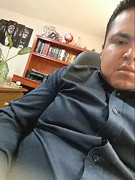 Snapshot of Luis220992 chatting on 05-27-26, 06:16 Luis220992 online show from 05-27-26, 06:16