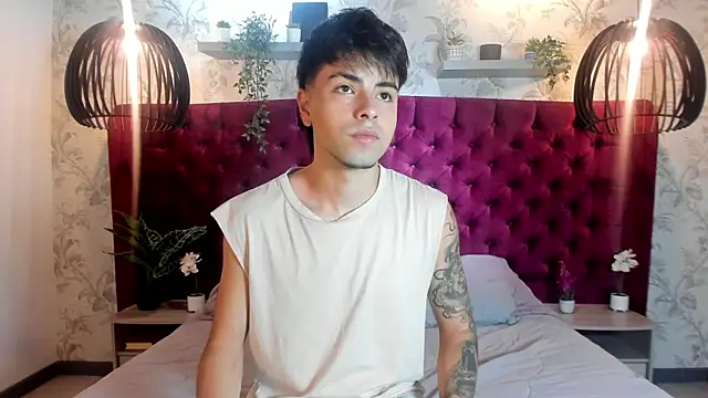 Snapshot of FedeViale chatting on 06-26-26, 10:36 FedeViale online show from 06-26-26, 10:36