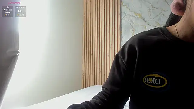 Snapshot of Saracortess chatting on 06-08-26, 09:59 Saracortess online show from 06-08-26, 09:59
