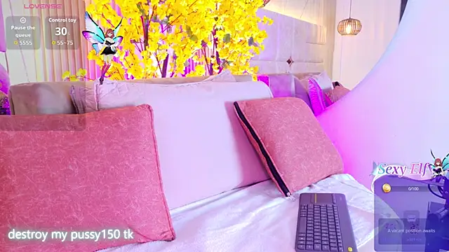 Snapshot of LalaVareela chatting on 07-15-26, 07:19 LalaVareela online show from 07-15-26, 07:19