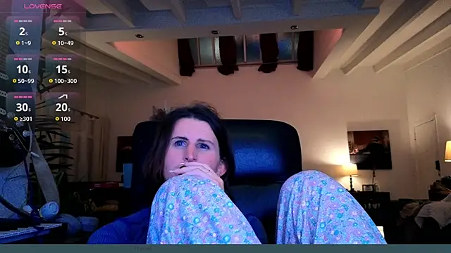 Snapshot of noellenoir chatting on 06-09-26, 04:35 noellenoir online show from 06-09-26, 04:35