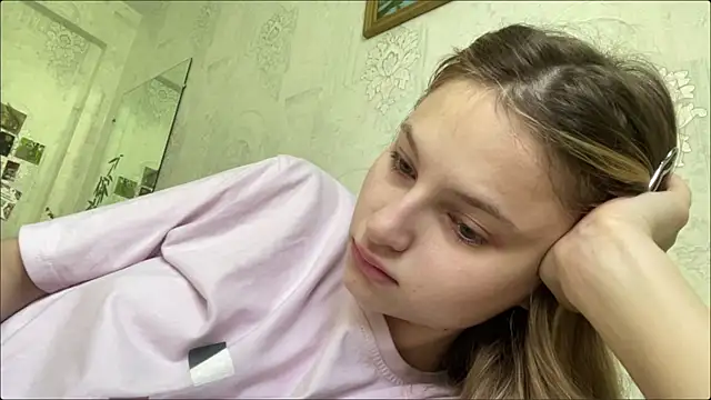 HeIen cute online show from 07-09-26, 05:22