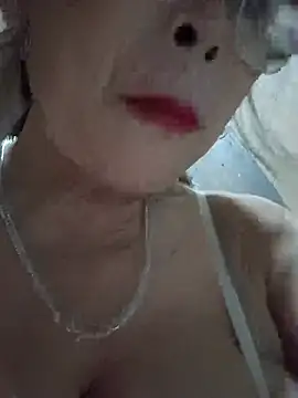 Snapshot of Kiki_sexyy chatting on 06-05-26, 08:36 Kiki sexyy online show from 06-05-26, 08:36