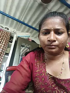Snapshot of Ramya_telugu28 chatting on 06-18-26, 10:09 Ramya telugu28 online show from 06-18-26, 10:09