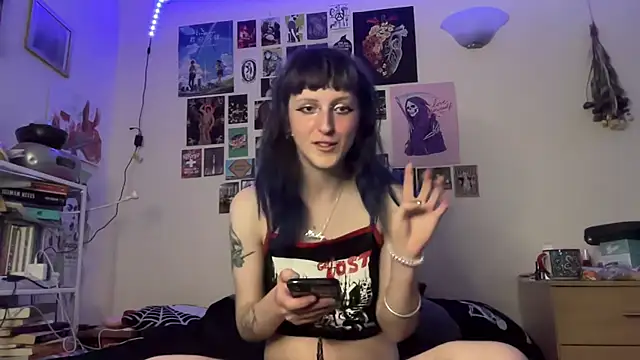 batzy666 online show from 06-08-26, 10:37