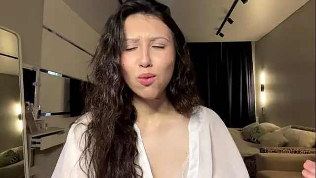Alicekitty67 online show from 06-03-26, 03:39