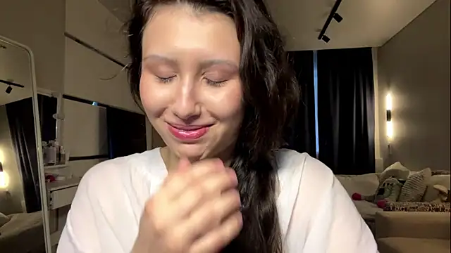 Alicekitty67 online show from 06-11-26, 03:10