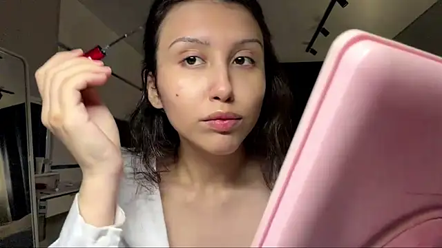 Alicekitty67 online show from 06-17-26, 03:13
