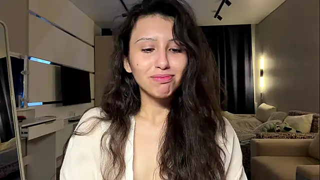 Alicekitty67 online show from 06-18-26, 03:05