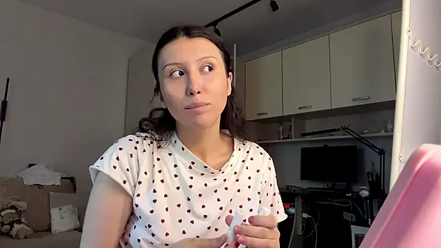 Alicekitty67 online show from 06-23-26, 03:32