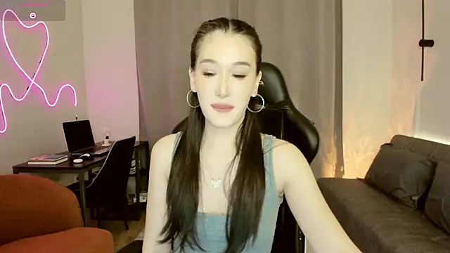 lilly mighty online show from 07-01-26, 05:12