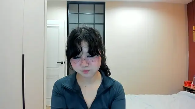  emmy lee online show from 06-10-26, 04:17