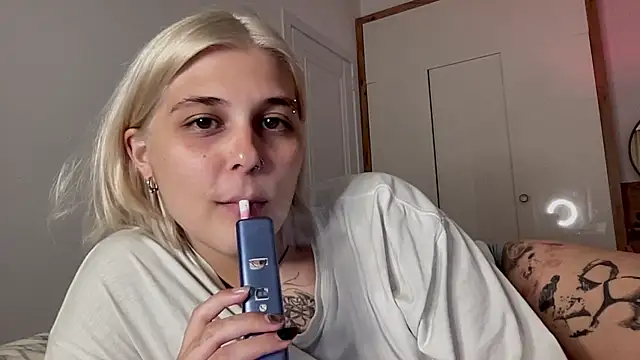 Ella Bloom online show from 07-14-26, 06:24