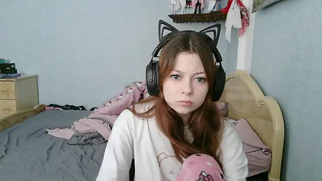 Snapshot of AlessiaViolet chatting on 07-06-26, 08:55 AlessiaViolet online show from 07-06-26, 08:55