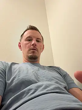Snapshot of Hardpaul85 chatting on 06-27-26, 01:06 Hardpaul85 online show from 06-27-26, 01:06