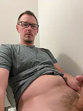 Snapshot of Hardpaul85 chatting on 06-28-26, 01:28 Hardpaul85 online show from 06-28-26, 01:28