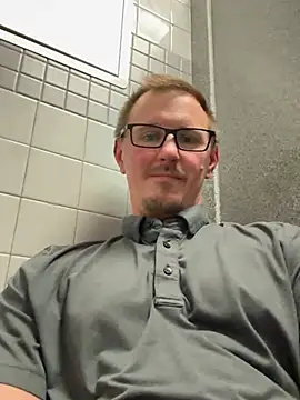Snapshot of Hardpaul85 chatting on 07-14-26, 05:40 Hardpaul85 online show from 07-14-26, 05:40
