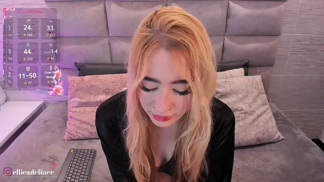 Snapshot of EllieAdeline chatting on 07-28-26, 03:57 EllieAdeline online show from 07-28-26, 03:57