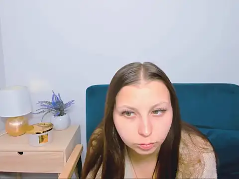 Snapshot of MillySeductive chatting on 06-03-26, 03:28 MillySeductive online show from 06-03-26, 03:28