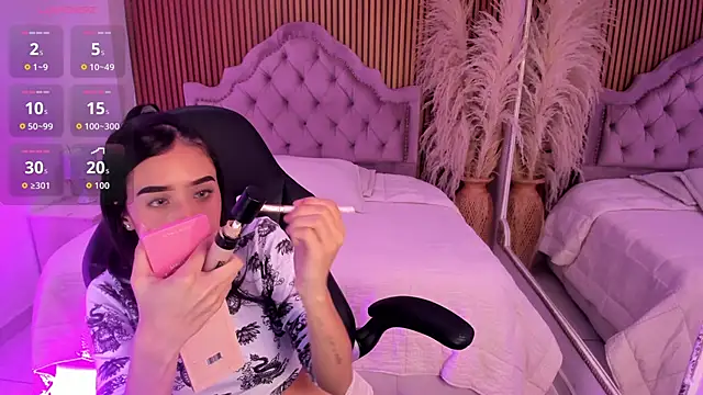 GabyOwens1 online show from 06-09-26, 02:17