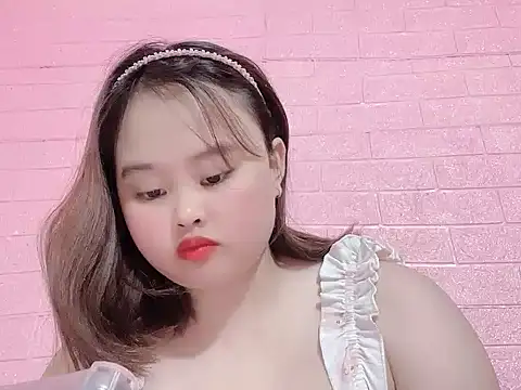 Nhungnhung679 online show from 06-10-26, 03:55