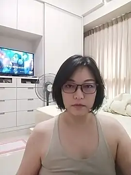 Snapshot of becca201 chatting on 07-25-26, 01:36 becca201 online show from 07-25-26, 01:36