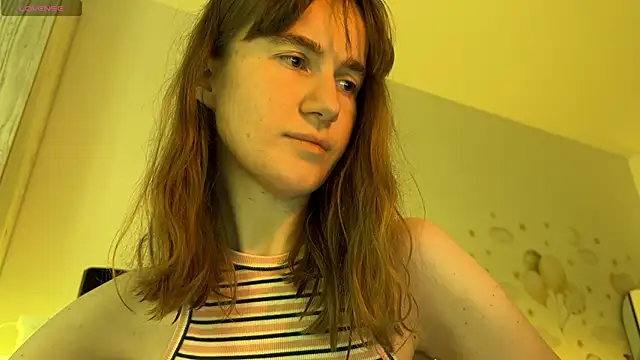 agniia257 online show from 06-18-26, 03:16