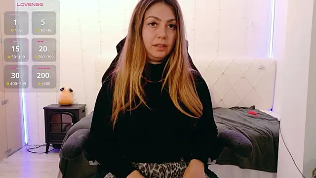 LindaWhite  online show from 03-26-26, 05:18