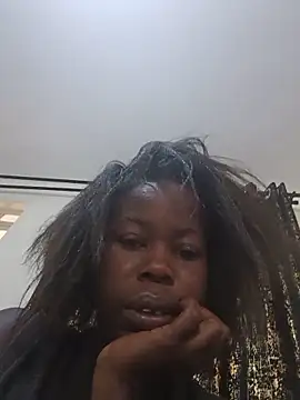 Freakyapple1 online show from 06-18-26, 06:13