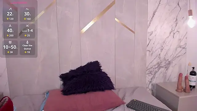 ChloeBelle  online show from 06-09-26, 12:17