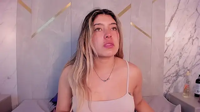 ChloeBelle  online show from 06-17-26, 12:18
