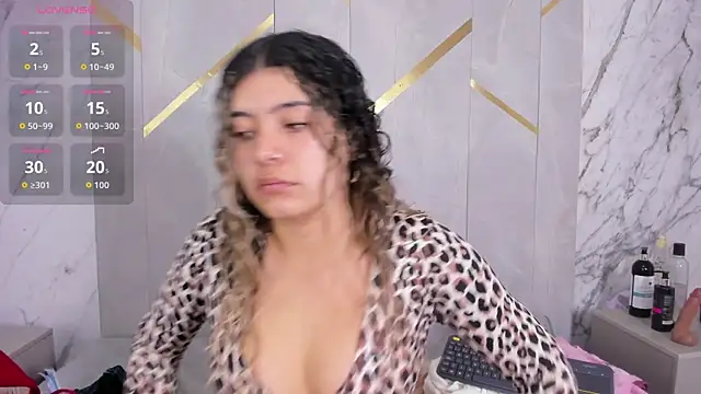 ChloeBelle  online show from 07-04-26, 12:55