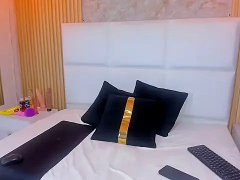 Snapshot of GraceAlexa22 chatting on 06-03-26, 02:44 GraceAlexa22 online show from 06-03-26, 02:44
