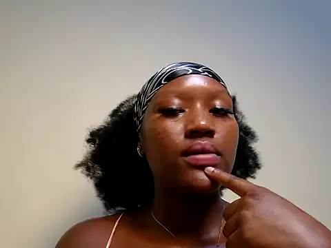 sexyroznnah online show from 06-25-26, 09:19