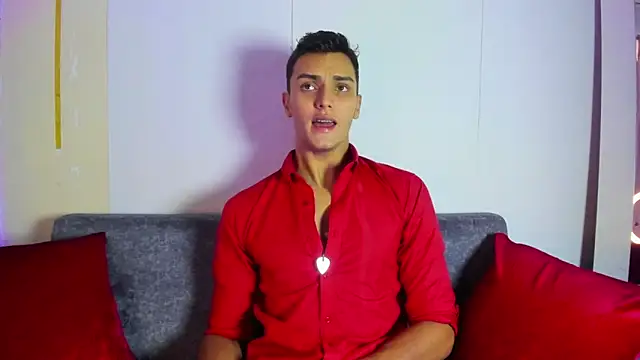 Snapshot of andrewevans46 chatting on 06-10-26, 01:43 andrewevans46 online show from 06-10-26, 01:43