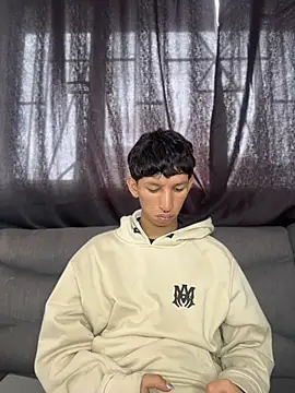 Snapshot of Noah-fire chatting on 06-07-26, 07:28 Noah-fire online show from 06-07-26, 07:28