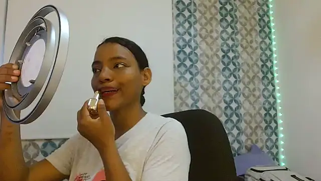 Snapshot of Isabellacarson chatting on 07-25-26, 06:16 Isabellacarson online show from 07-25-26, 06:16