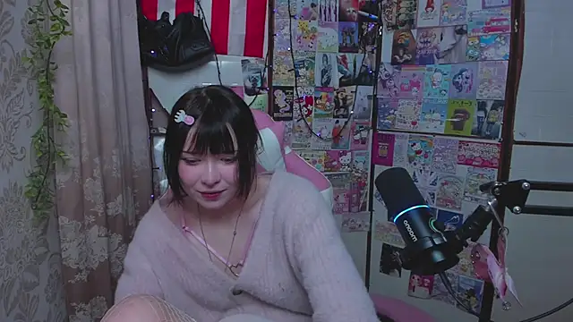 Snapshot of honeycelestia chatting on 06-04-26, 05:30 honeycelestia online show from 06-04-26, 05:30
