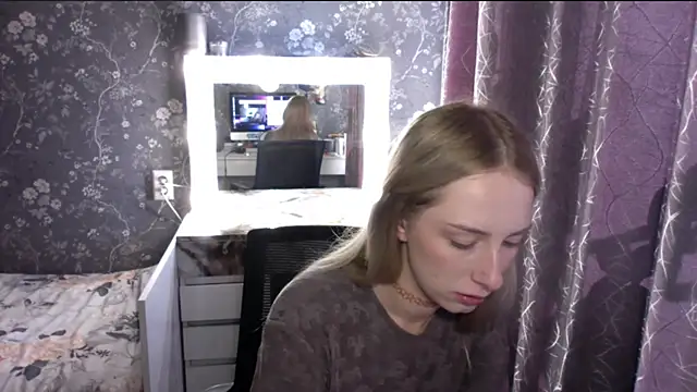 Snapshot of JennaLomeri chatting on 06-06-26, 12:43 JennaLomeri online show from 06-06-26, 12:43