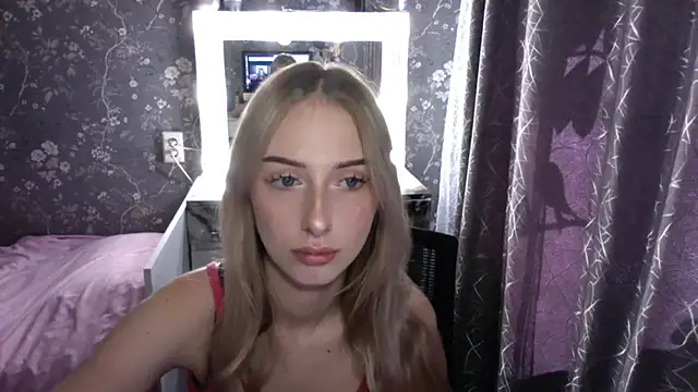 Snapshot of JennaLomeri chatting on 06-08-26, 10:59 JennaLomeri online show from 06-08-26, 10:59
