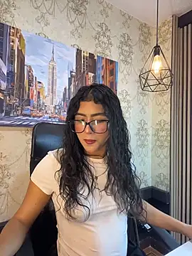 Holly Watson  online show from 07-16-26, 04:51