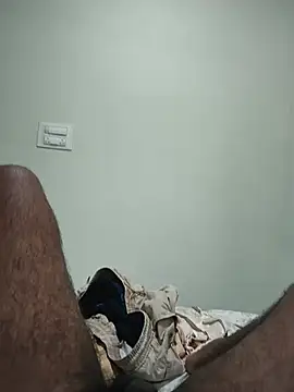 Snapshot of telugu_husband chatting on 06-18-26, 11:03 telugu husband online show from 06-18-26, 11:03